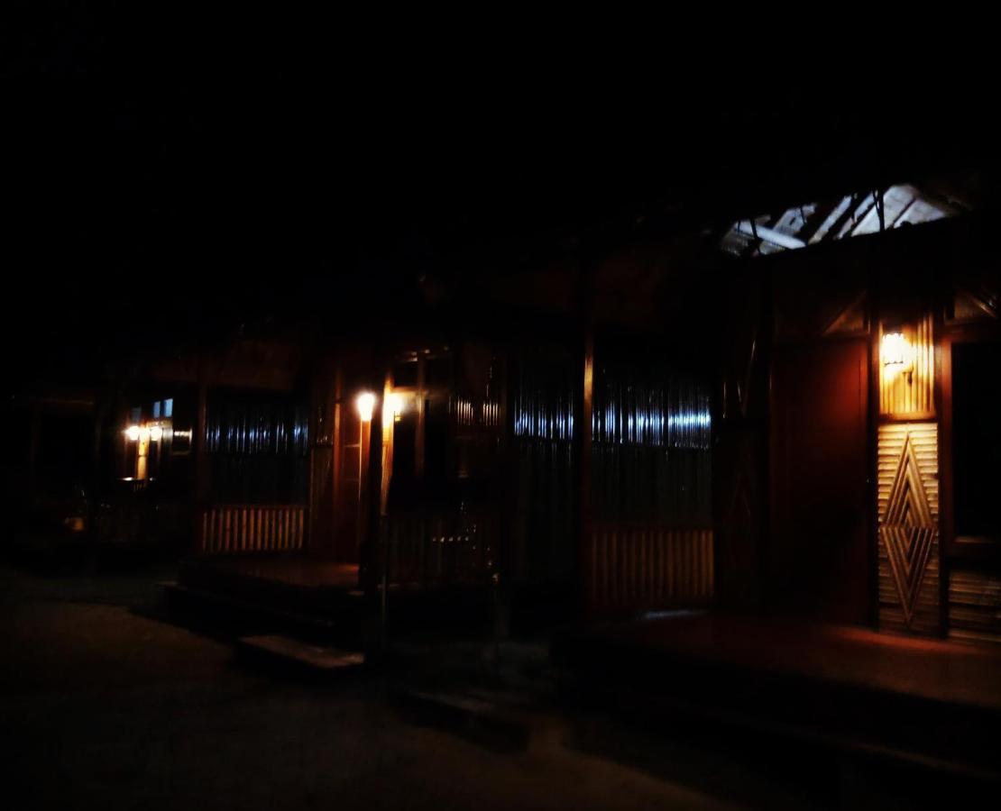 Aldejus Homestay Yennanas Besir Buitenkant foto